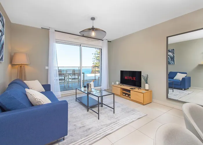 Luxury Apartment - Sea View - Private Parking - Bp