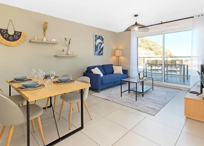 Luxury Apartment - Sea View - Private Parking - Bp