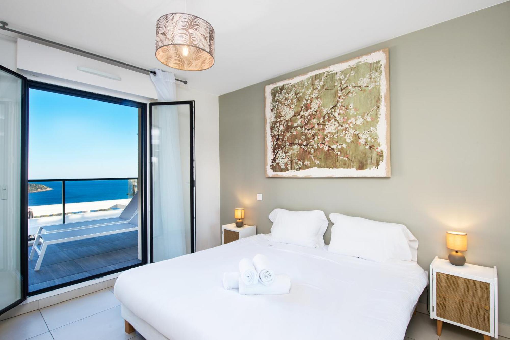 Luxury - Sea View - Private Parking - Bp Apartment *