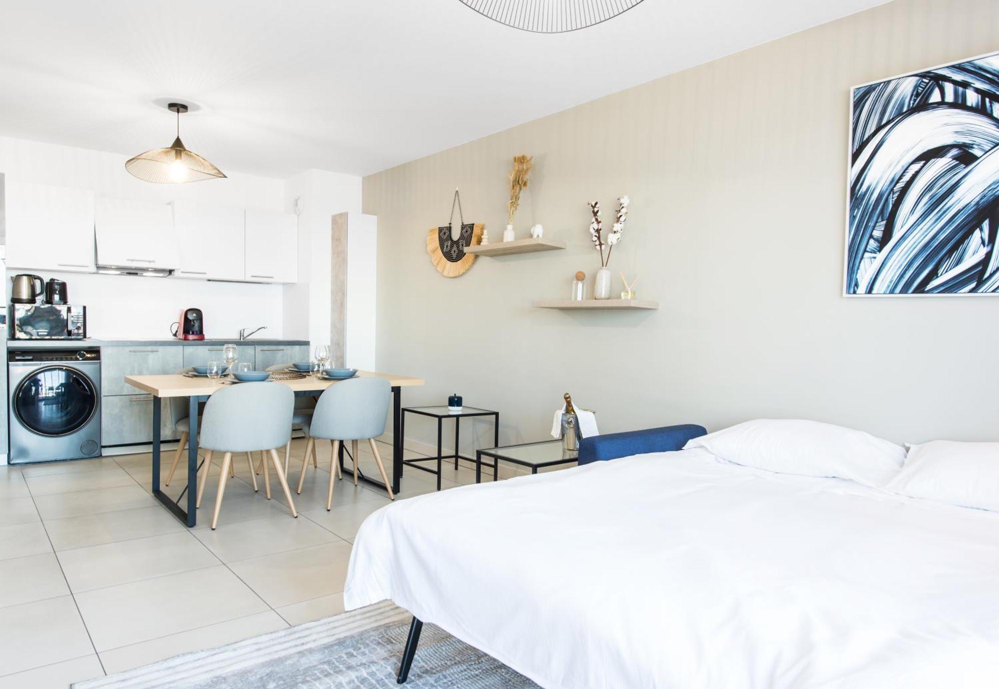 Apartment Luxury - Sea View - Private Parking - Bp